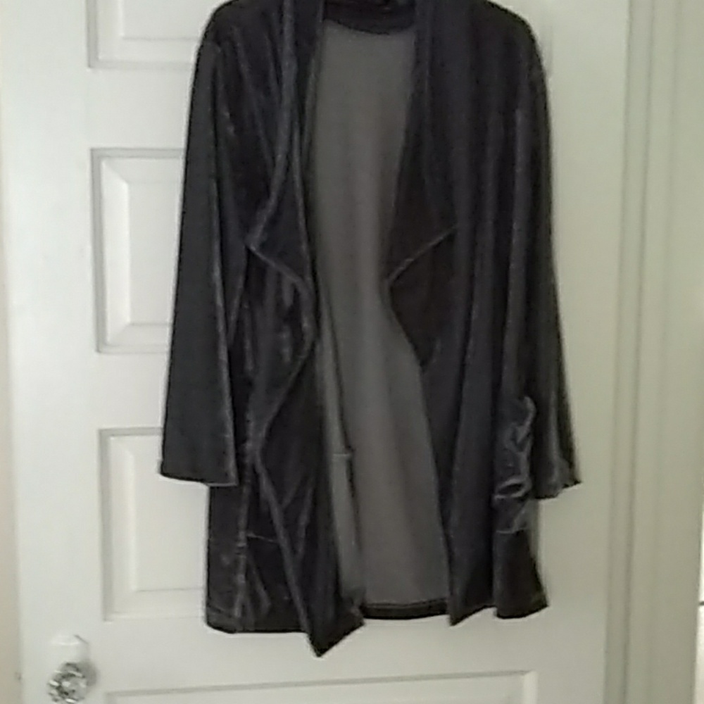 Clothes - Picture 8 of 8